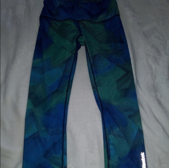 Reebok Pants - REEBOK ACTIVEWEAR YOGA CAPRI. WOMENS XS.